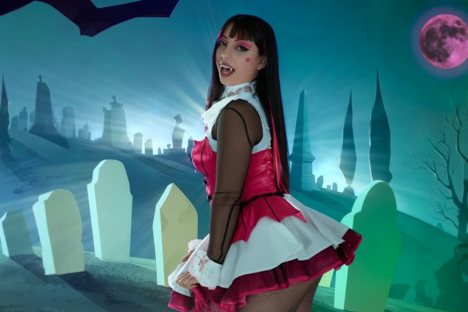 Roma Amor sucks her boyfriend in a vampire role play photo 7