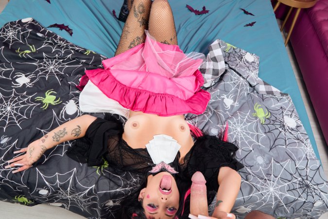 Roma Amor sucks her boyfriend in a vampire role play photo 24